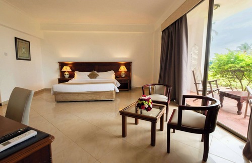 Masaki Hotel | Explore Golden Tulip Dar Es Salaam: Pool, Spa & Dining