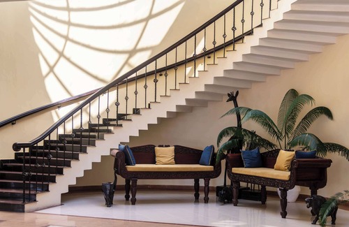 Masaki Hotel | Explore Golden Tulip Dar Es Salaam: Pool, Spa & Dining