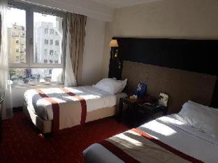 Tunis Hotel | Relaxing Retreat at Golden Tulip El Mechtel with Ocean View