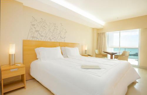 Macae Hotel | Oceanfront Golden Tulip Macaé: 4-Star Family Getaway