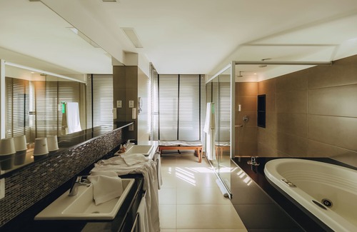 Ponta Negra Hotel | Premier Ocean View Stay at Golden Tulip Natal Ponta Negra