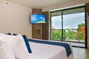 North Pattaya Hotel | Relax at Golden Tulip Pattaya Beach Resort with Private Beach