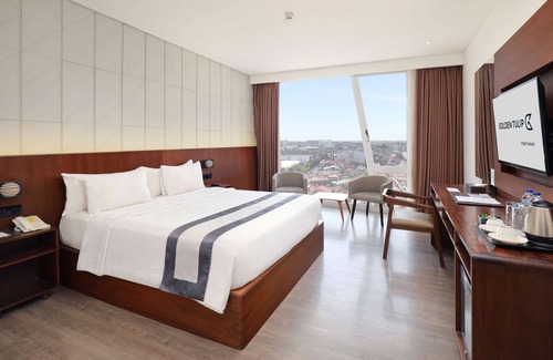 Pontianak Hotel | Inviting Stay at Golden Tulip Pontianak with Pool & Spa