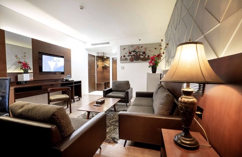 Pontianak Hotel | Inviting Stay at Golden Tulip Pontianak with Pool & Spa