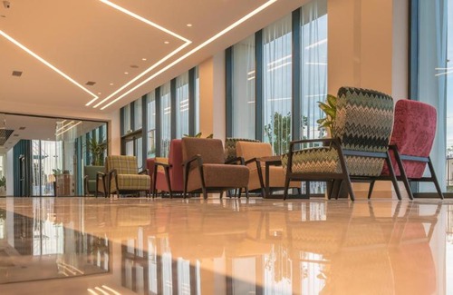 Algiers Hotel | Relaxing Getaway at Golden Tulip Royaume: Pool & Spa
