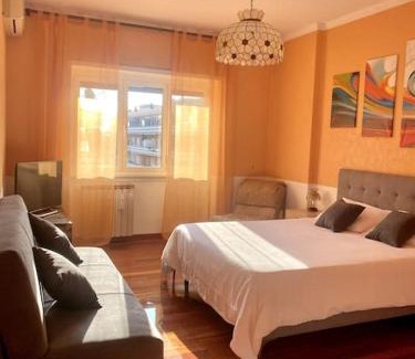 Monte Sacro Apartment | Golden Valley House 4-8 pax - box auto Metro B1 Conca D'oro treno Val d'Ala