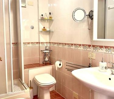 Monte Sacro Apartment | Golden Valley House 4-8 pax - box auto Metro B1 Conca D'oro treno Val d'Ala