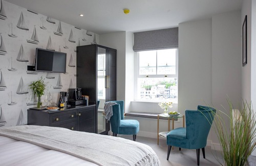 Brixham Hotel | Inviting Golden Vanity Maritime Suites: Cozy Suite for Two
