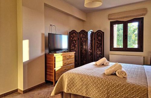 Kato Samiko Apartment | Family-Friendly Golden View Apartment 1 for Memorable Stays