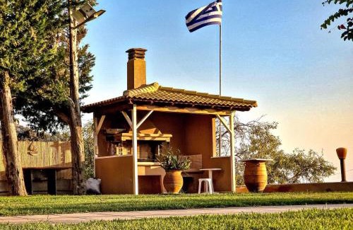 Kato Samiko House | Family-Friendly Stay at Golden View Apartment 2