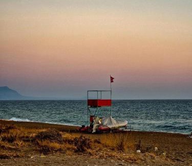 Kato Samiko House | Family-Friendly Stay at Golden View Apartment 2