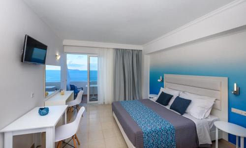 Vlicha Apartment | Coastal Escape at Golden View Studios with Oceanfront Pool