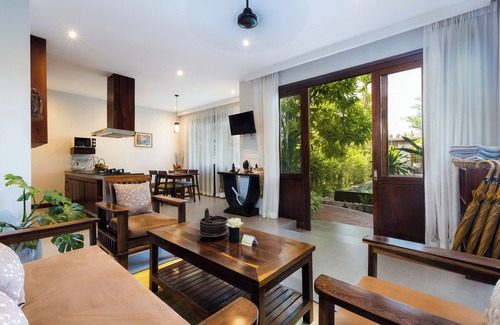 Siem Reap Villa | Discover Golden Vishnu Villa: Family-Friendly Oasis with Pool