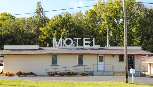 Junction City Hotel | Budget-Friendly Golden Wheat Inn in Junction City