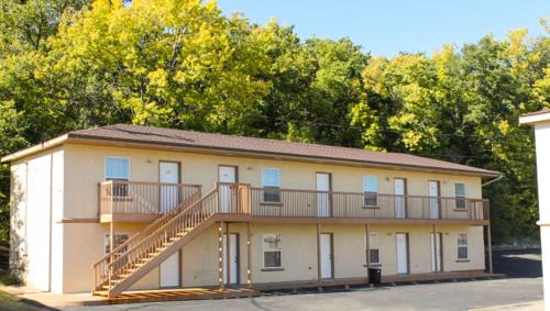 Junction City Hotel | Budget-Friendly Golden Wheat Inn in Junction City