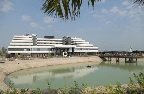 Sanwer Hotel | Golden Yug Resort by SS