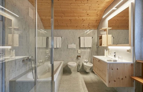 Senales Hotel | Indulge at Goldene Rose Karthaus - 4-Star Spa Retreat