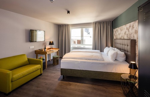 Traben-Trarbach Hotel | Eco-Friendly Goldene Traube: Guest Rated 9.8/10