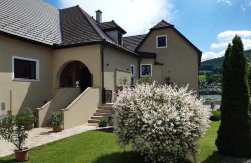 Aggsbach Markt House | Exceptional Goldene Wachau - Ocean View Private Rooms