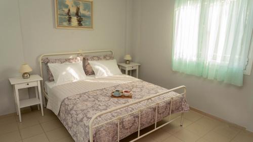 Zacharo House | Oceanfront Goldener Strand 2 - Guest Rated 9.9/10