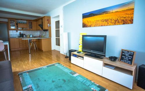 Kranj Apartment | Top-Rated Goldenfields Apartment: Family & Wheelchair Friendly