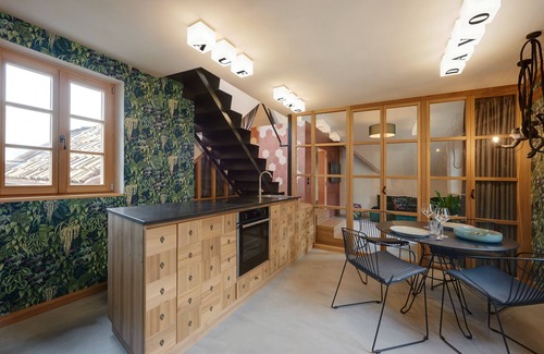 Caldaro Sulla Strada del Vino Apartment | Goldengel Suite: 60sqm with Rooftop Terrace and Amenities