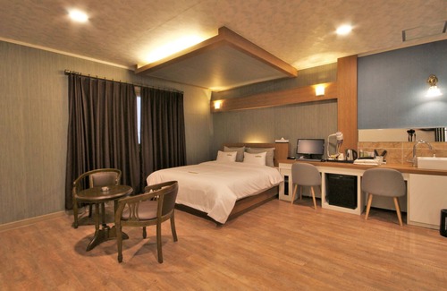 Gimhae Hotel | Discover GoldenRoot Hotel in Gimhae: Spa & Family Friendly