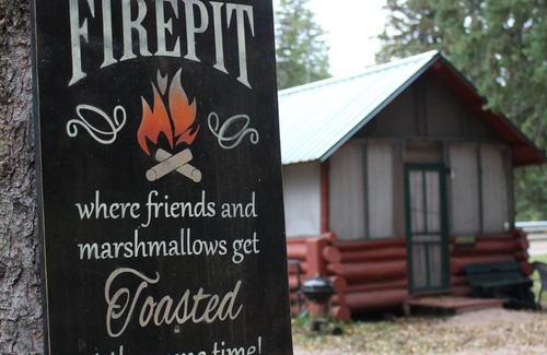 Deadwood Cabin | Pet-Friendly Goldenwest Cabin Near Spearfish Canyon