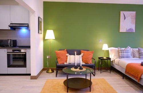 Golders Green Apartment | GoldersGreen Apartments by Sleepy - Family and Pet-Friendly Stay