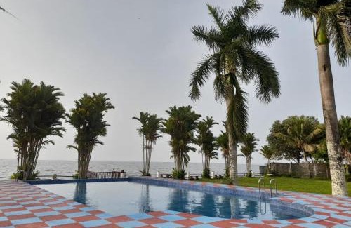 Kumarakom Resort | Relax at Doves Goldfield Lake Resort with Poolside Bliss