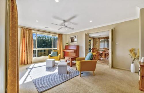 Calare House | Goldfinch Way: Pet-Friendly Home for 11 with Top Ratings