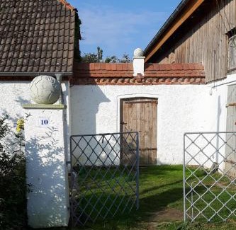 Neuburg Apartment | Goldhammer: Family-Friendly Stay with Top 10/10 Reviews