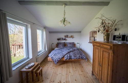 Neuburg Apartment | Goldhammer: Family-Friendly Stay with Top 10/10 Reviews