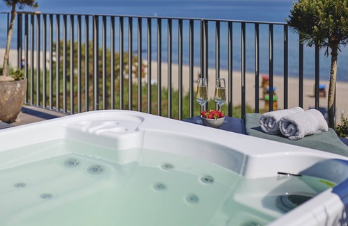 Niendorf Apartment | Exclusive Beach Villa at Goldmädchen 93 - Baltic Sea Retreat