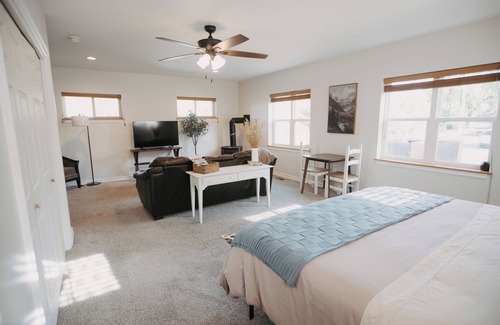 Heart of Missoula Hotel | Elegant Goldsmith's Riverfront Inn with Family-Friendly Amenities