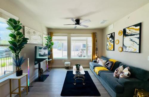 McNeil Apartment | Goldy