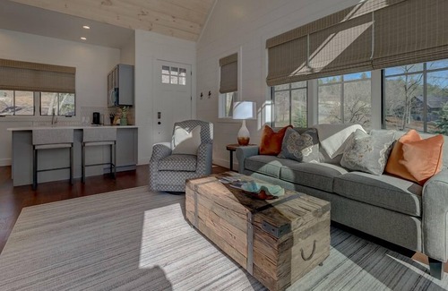Mineral Bluff Cottage | Riverside Golf Cottage with Pool & Spa for Group Getaways