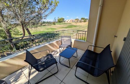 Saumane-de-Vaucluse Apartment | Golf apartment