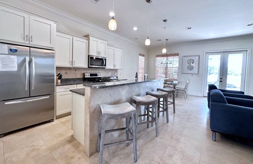 Villa Lago House | Unwind at Villa Lago: Golf Course Oasis with Heated Pool