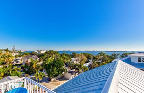 Bradenton Beach House | Relaxing Retreat with Pool, Spa & Beach Access Awaits