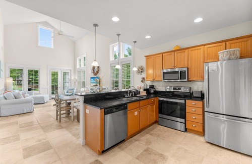 Laurel Grove House | Lakefront Retreat with Private Porch and Family Amenities