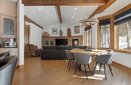Edwards House | Exclusive Retreat: Hot Tub, Theater Room & Valet Parking