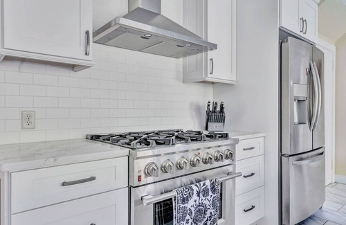 Spring Brook House | Golf Course Cottage with Spa, Kitchen & Pet-Friendly Stay