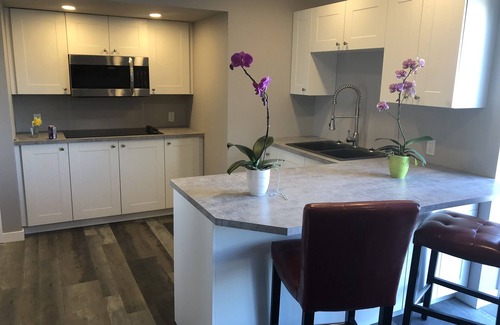 Vernon Apartment | Scenic Stepping Stones Retreat: Lake Views & Golf Access