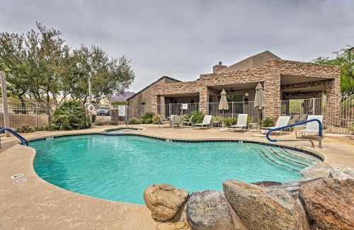 Gold Canyon House | Inviting Gold Canyon Townhouse on Golf Course with Pool