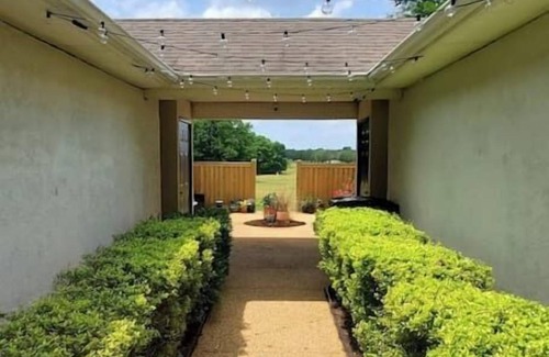 Mayhew House | Golf Course Views, Sunsets & Chill Vibes