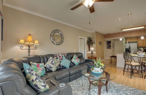 Red Hill Condo | Explore Myrtle Beach: Golf Getaway with Pool Access!