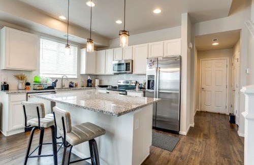 Dupont House | Golf, Hike and Explore Family Retreat in Denver