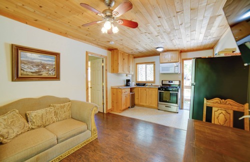 Cobb Cabin | Golf & Hike: Cobb Mountain Cabin in Scenic Forest!