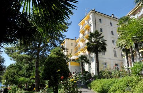 Montreux Hotel | Pet-Friendly Golf Hotel René Capt with Ocean Views